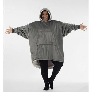 THE COMFY Sherpa Lined Microfiber Fleece Wearable Blanket Oversized Hood Pocket